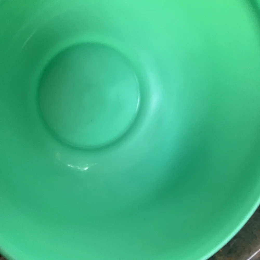 Tupperware Crisp It 1424 Lettuce Keeper Jadeite Green W, Dome Lid Spike & core
